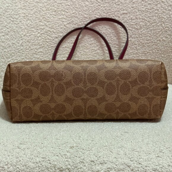 Coach Fiona Zip Tote Bag in Signature Canvas with Horse and Carriage Print - Picture 4 of 11